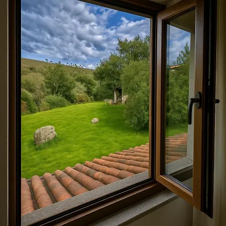 Laurel De Gulpiyuri De Llanes * Villahormes