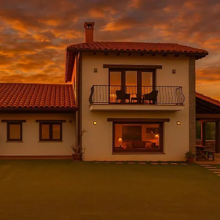 Laurel De Gulpiyuri De Llanes 度假居 *