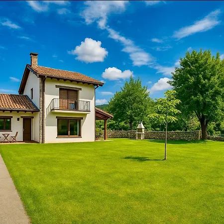 Laurel De Gulpiyuri De Llanes