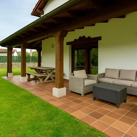 Laurel De Gulpiyuri De Llanes 度假居 *